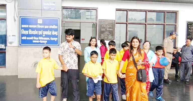 डीएम सविन की पहल से दिव्यांगजनों को बड़ी राहत, डीडीआरसी बना सहारा